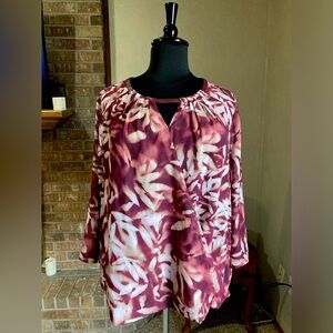 NWT Catherines Black Label Floral Blouse with Keyhole Opening Size 2X